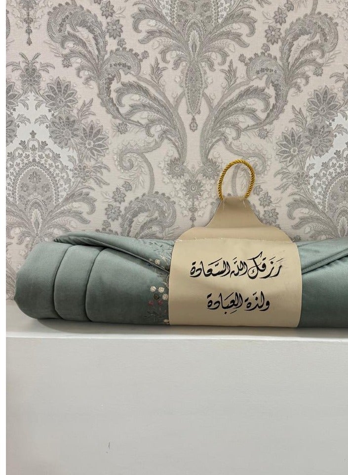 Brides Embroidered prayer rug with a luxurious shoulder strap - Image 2