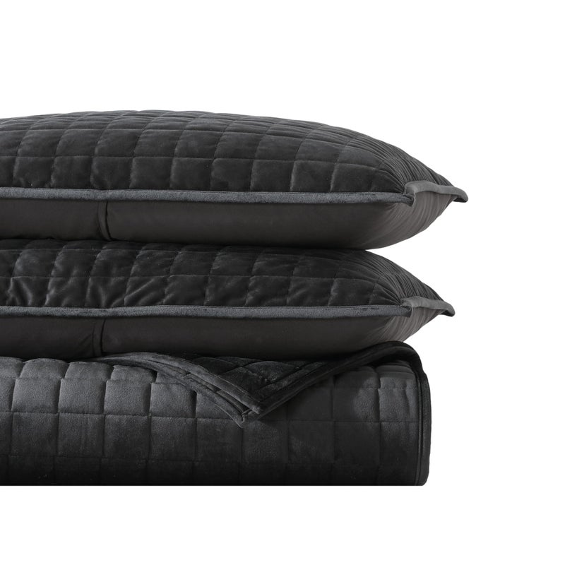 Vera Wang King Quilt Set UltraSoft Bedding with a Lightweight Feel for Year Round Comfort 3 Piece Bed Set with Matching Pillowcases Diamond Black