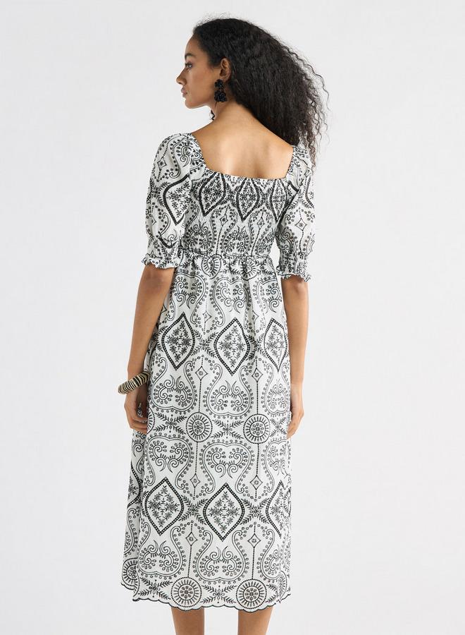 سبلاش فيڤ فستان إيه لاين ميدي بأكمام قصيرة وتفاصيل مدرزة وطبعات - Image 3