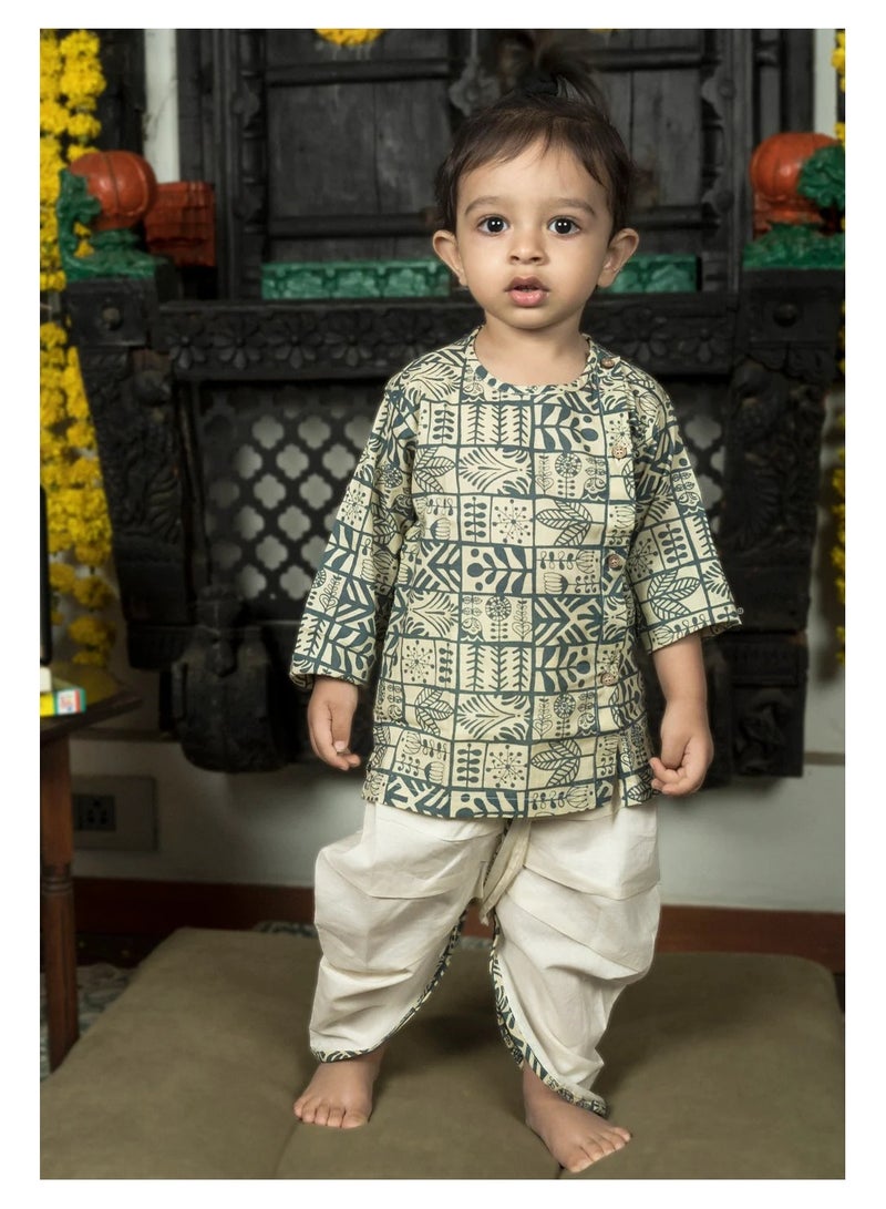 بولكاتوتس بلوزة أنجراكا بطبعة هندسية وأكمام طويلة من Polka Tots مع دوتي - كريمي ورمادي  - Image 2