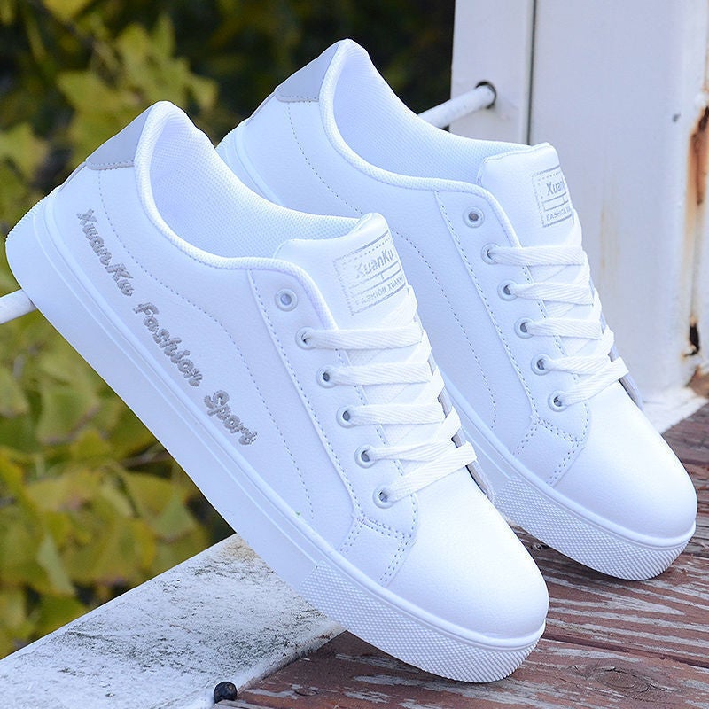 Unisex Casual Sneakers Shoes - Image 1