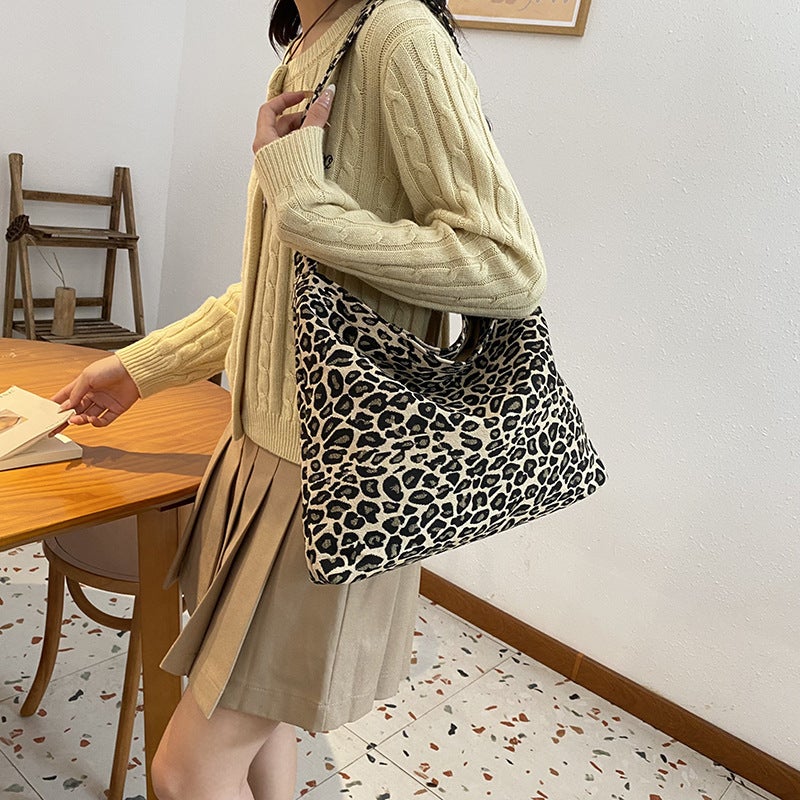 Niche New Style Modern Japanese And Korean Single Shoulder Nylon Bag Women'S Handbag Crossbody Bag Primary School Student Leopard Print Volkswagen Coffee - Image 2