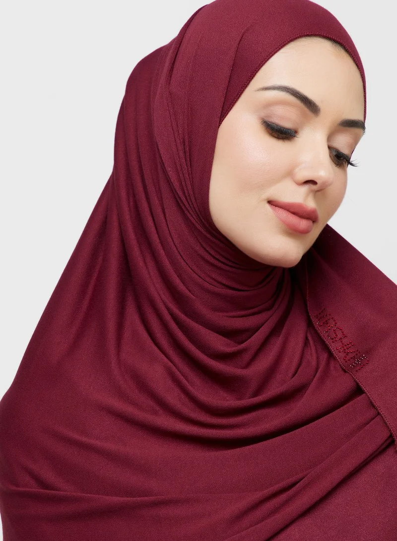 كشخة حجاب بنسيج جيرسيه مع شعار