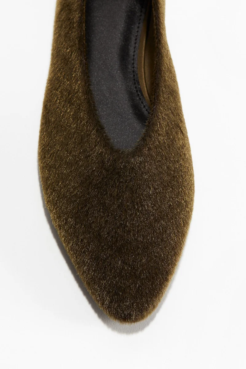 اتش اند ام حذاء باليه بمقدمة مدببة