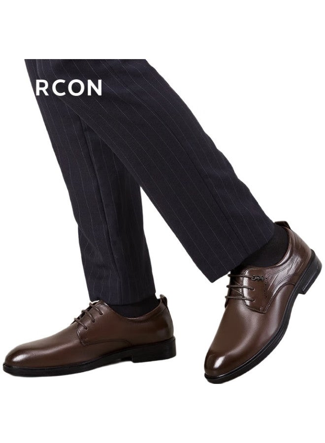 YEARCON أحذية رجال، أحذية رسمية للأعمال ذات مقدمة دائرية، أحذية جلدية عصرية مزودة بأربطة، أحذية زفاف ديربي، 53449W، بني، مقاس 43 - Image 3