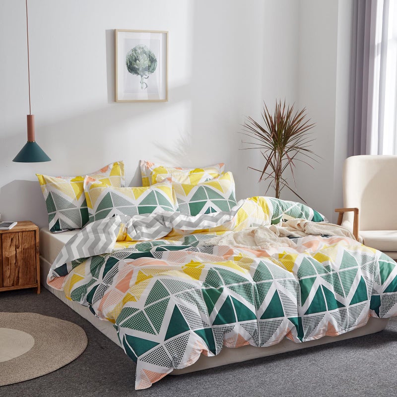 Uozzi Bedding طقم غطاء لحاف ملكي ملون من 3 قطع مع مكعبات مثلثة خضراء وصفراء وبرتقالية 800 - TC غطاء سرير صيفي قابل للتنفس 90x90 مع 2 غطاء وسادة بسحاب و4 أربطة زوايا - Image 3