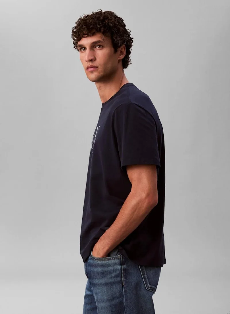 كالفن كلاين جينز تيشيرت بشعار مونوغرام