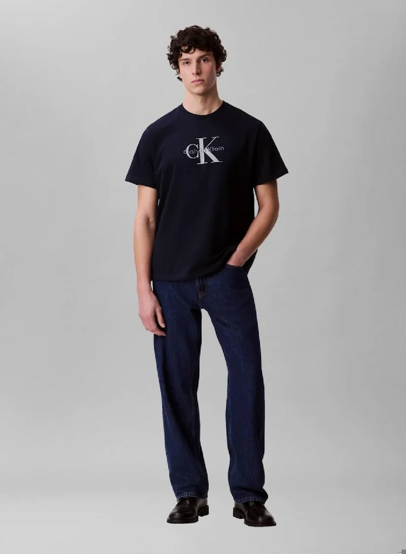 كالفن كلاين جينز تيشيرت بشعار مونوغرام