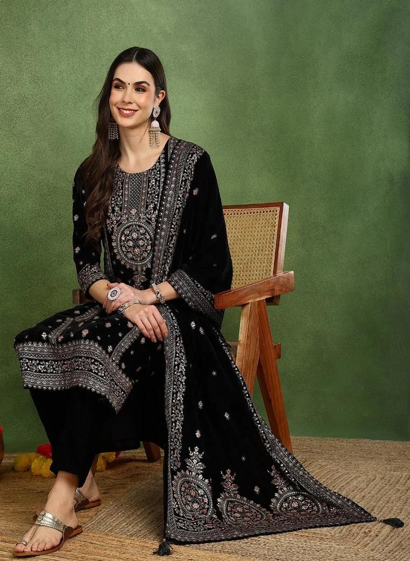 زيري سوق Black Velvet Ethnic Motifs Printed Straight 3-Piece Suit Set