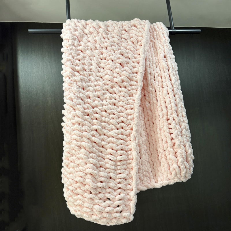 MocaDng Chunky Knit Blanket Throw 40"Ã—40", Chenille Throw Blankets, Handmade Warm & Cozy Blanket Couch Bed Home Decor, Soft Breathable Fleece Banket, Christmas for Couch Bed Sofa Best Gift (Pink) - Image 5