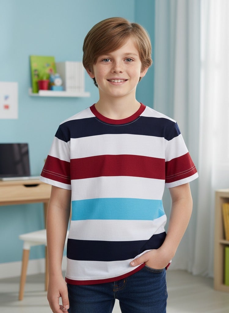 A trendy T-shirt with stylish stripes. Short-sleeved crew neck T-shirt - Image 3
