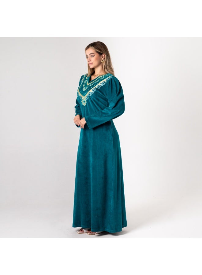 Zecotex – Women's Green Velvet Embroidered Abaya, Full-Length and Elegant Design - Image 4