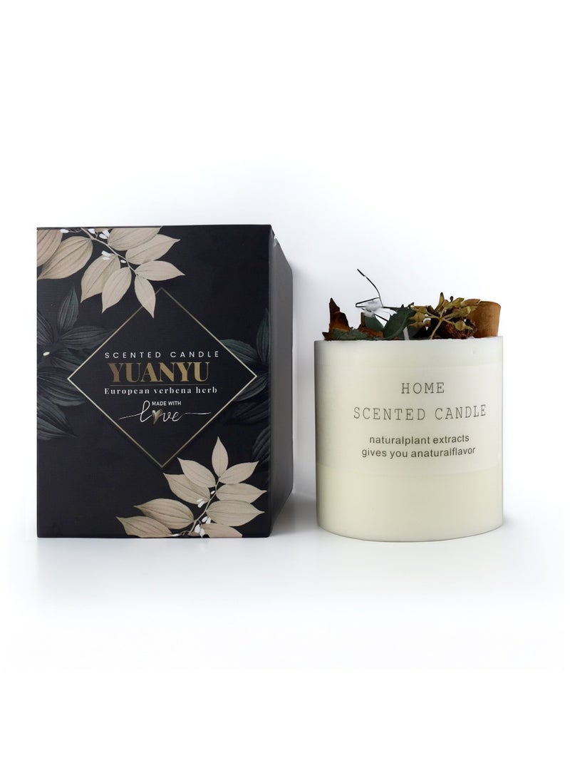 natural100 scented candle with spring flowers and dried cinnamon pieces