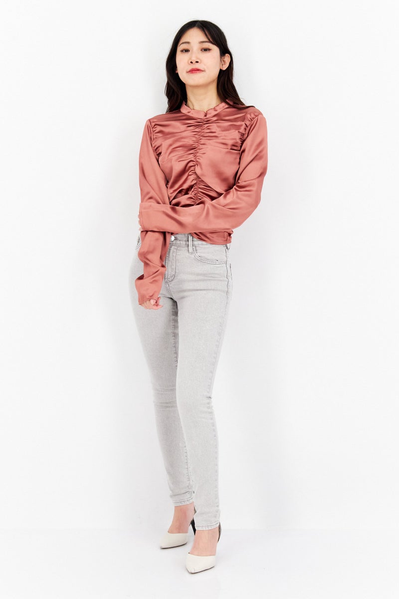 NA-KD بلوزة ساتان مزخرفة ذات أكمام طويلة وياقة دائرية للنساء، وردية اللون - Image 2