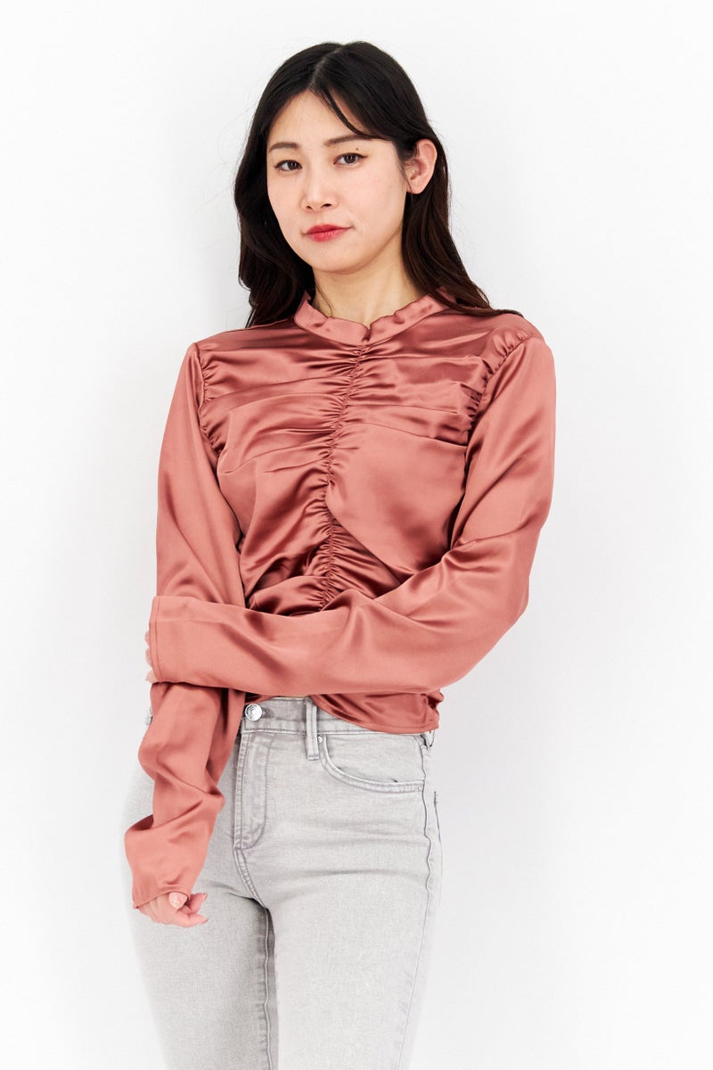 NA-KD بلوزة ساتان مزخرفة ذات أكمام طويلة وياقة دائرية للنساء، وردية اللون - Image 1