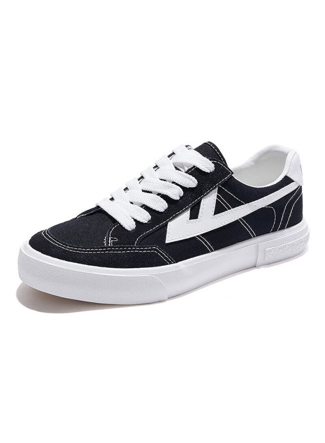 Warrior Huili Spring And Autumn Canvas Shoes, New Trendy Couple Style, Official Sports Casual Sneakers, Kgh749t, Black And White, Size 42 - Image 1