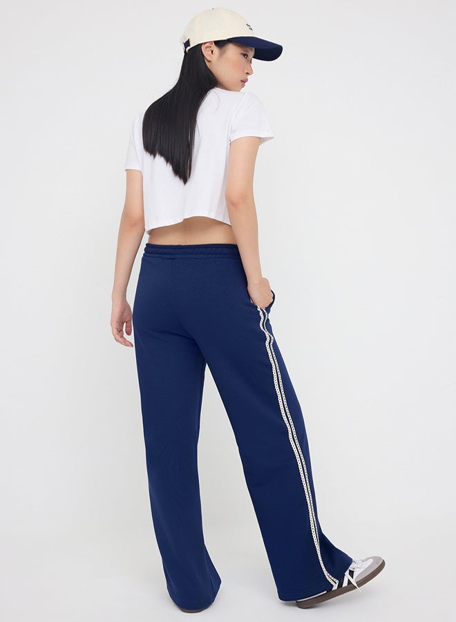 trendyol Navy Blue Wide Leg/Wide Leg Brode Stripe Detail Thick Knitted Sweatpants - Image 4