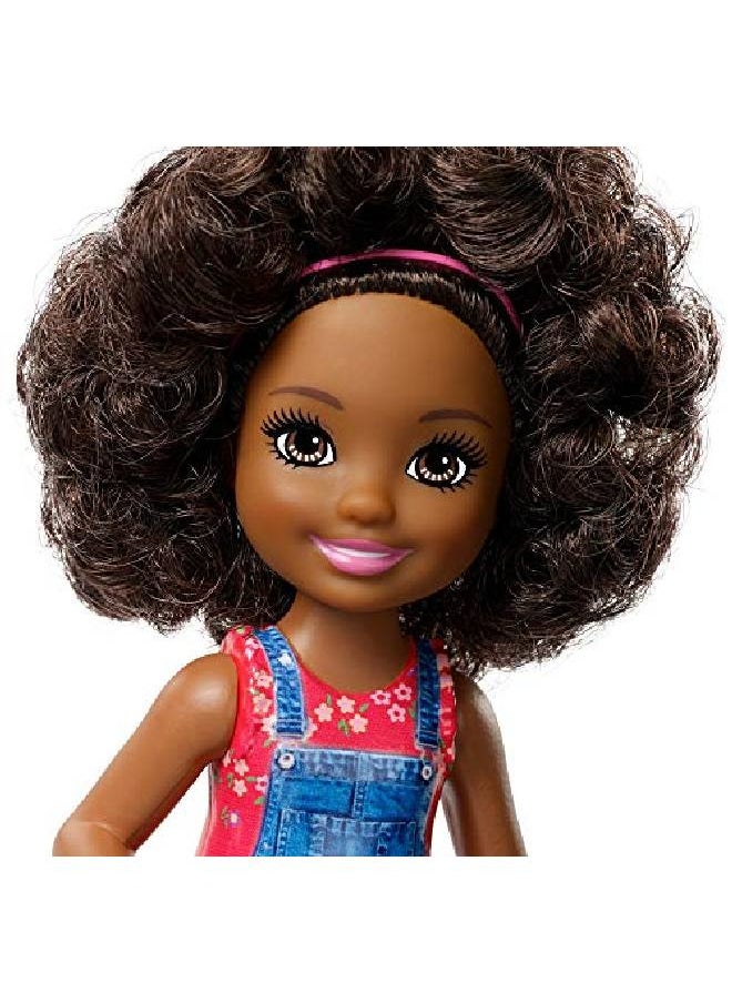 Barbie - Sweet Gck63 Orchard Farm Chelsea Doll, Curly Brunette, With Chick - Image 1
