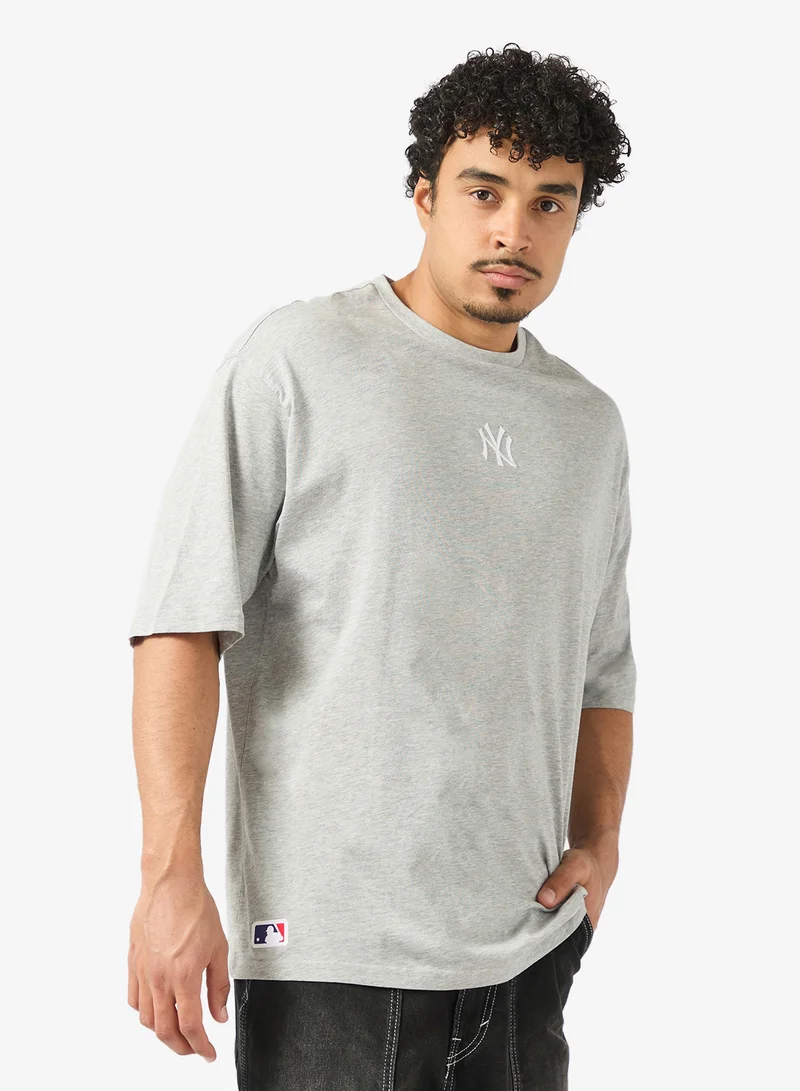 NEW ERA MLB League Essential Midi Oversized New York Yankees T-Shirt