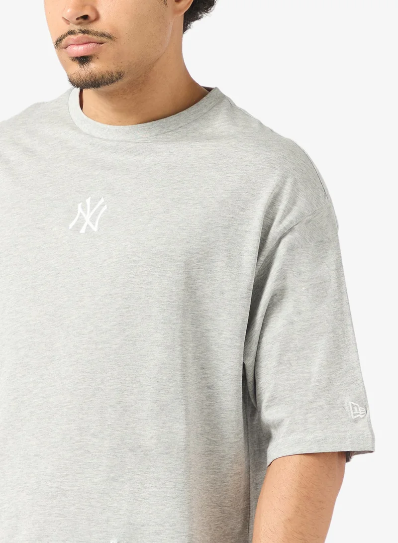 NEW ERA  MLB League Essential Midi Oversized New York Yankees T-Shirt for Men | Best Price UAE
