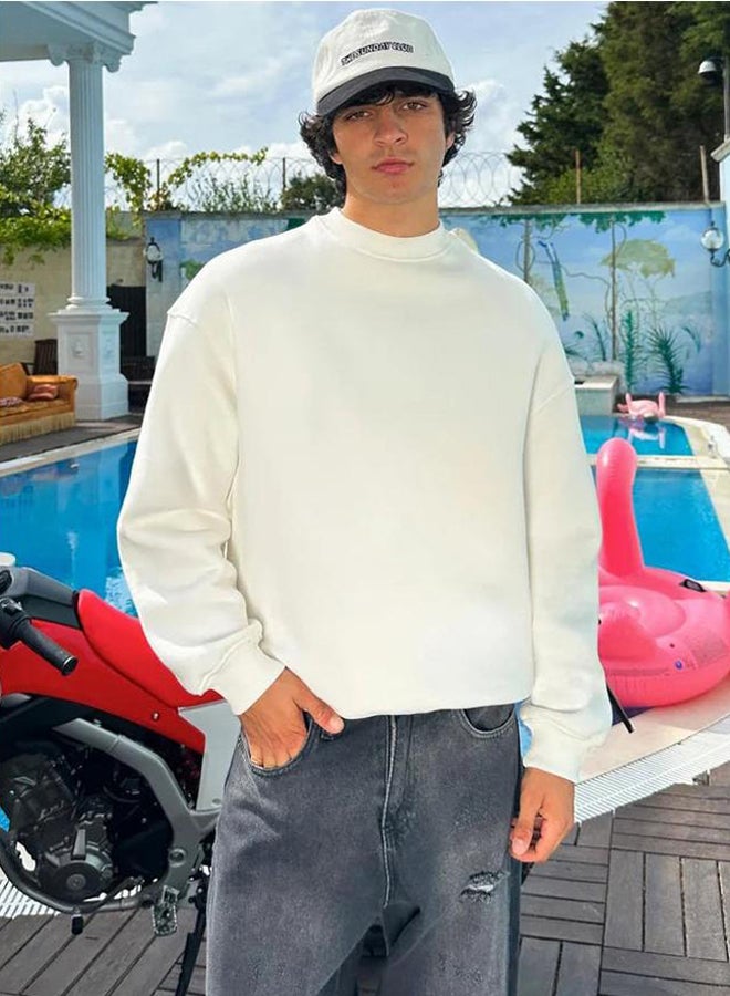 Comfo White Basic Oversized Crew Neck Sweater - Image 1