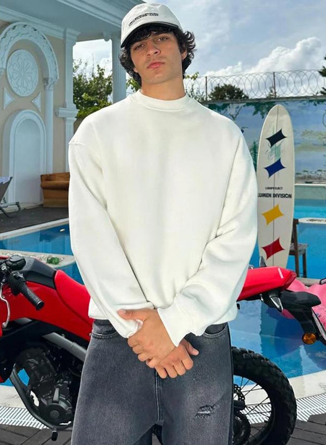 Comfo White Basic Oversized Crew Neck Sweater - Image 3