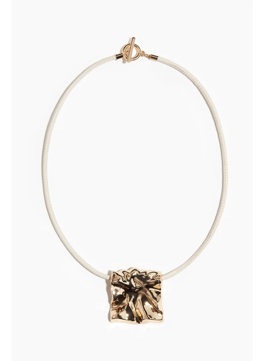 H&M Coated Pendant Necklace