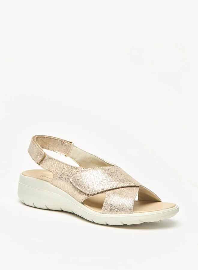 لو كونفورت Women's Textured Cross Strap Comfort Sandals with Hook and Loop Closure