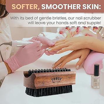 SHASH فرشاة أظافر وفرشاة يد مصنوعة يدويًا من خشب الزان الحراري بشعيرات سوداء من SHASH مصنوعة في ألمانيا منذ 1869 تعزز نعومة وراحة البشرة بتصميم مريح للاستخدام السهل - Image 3