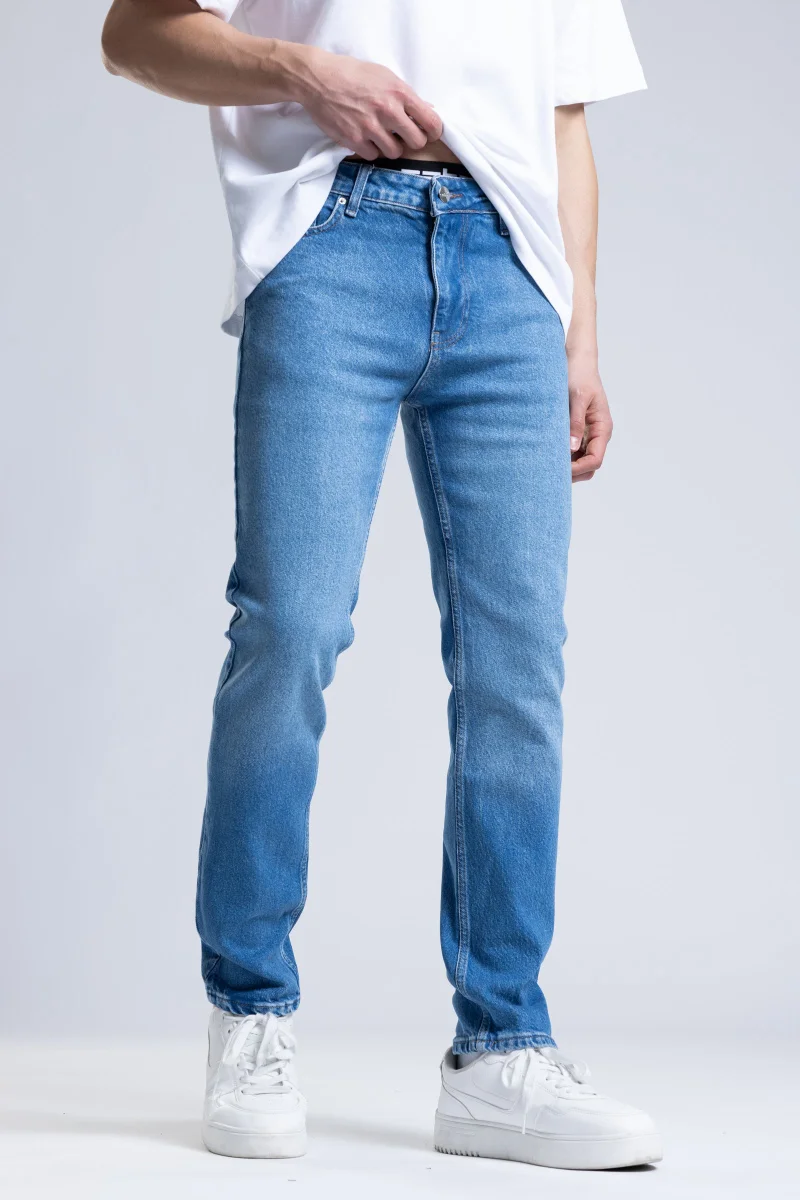 كاتش بنطال جينز بقصة مستقيمة