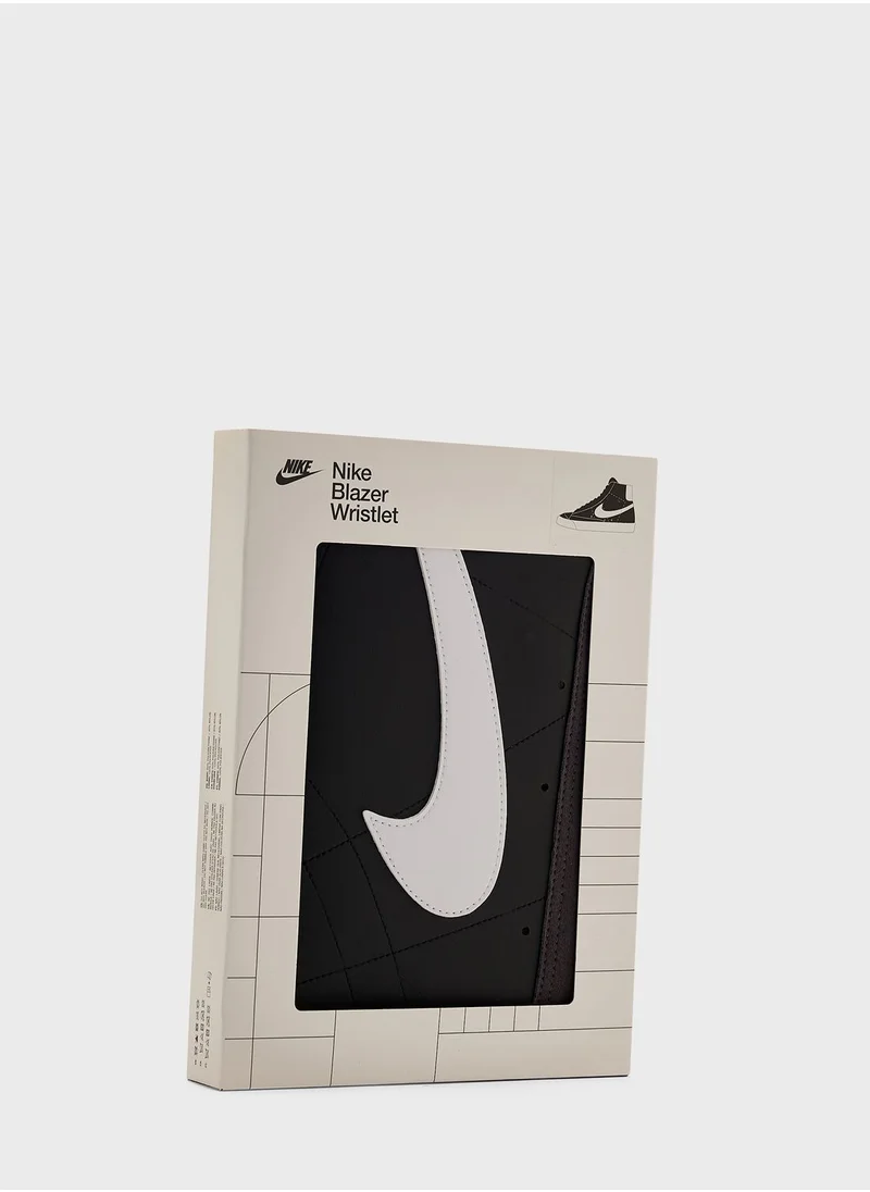 Nike Icon Blazer Wristlet