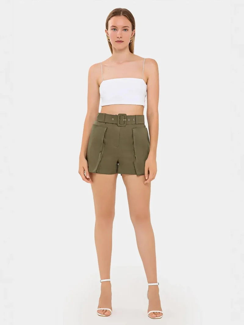 زوبعة شورت قطني عالي الخصر مع جيب وتفاصيل حزام