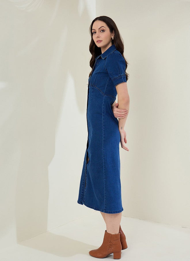 StyleStone فستان ميدي دنيم أزرق سادة للنساء من ستايل ستون مع ياقة قميص وأكمام قصيرة - Image 4