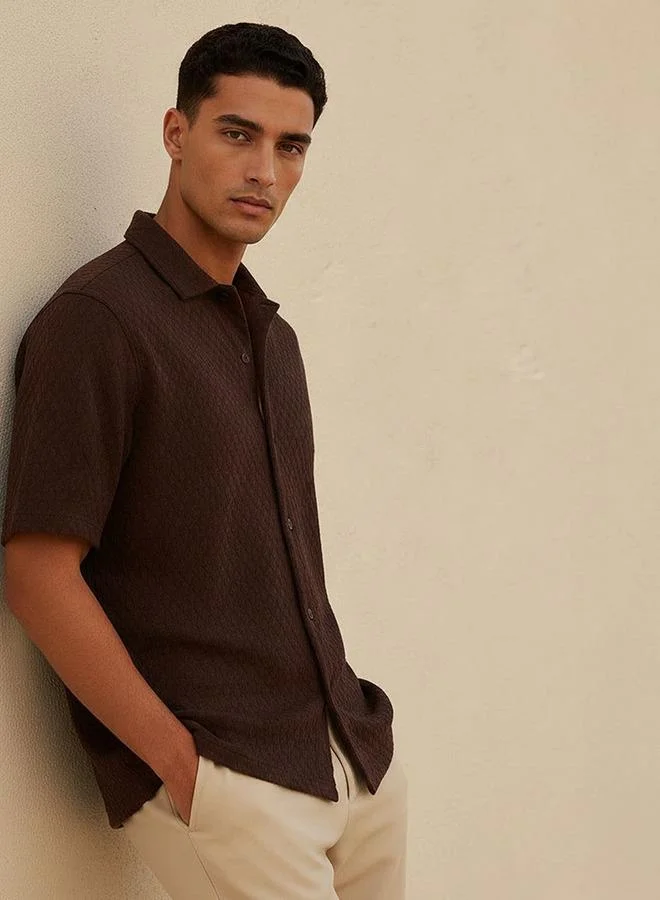 Iconic Iconic Regular Fit Collared Jacquard Textured Short Sleeves Shirt