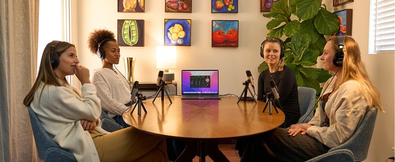 Apogee MiC Plus - Studio Quality USB Microphone with Cardioid Condenser Mic Capsule, Built In Mic Pre-Amp & Zero-Latency Headphone Output - Image 2