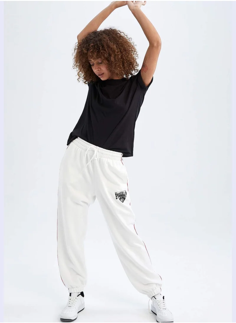 ديفاكتو Woman NBA Brooklyn Nets Licenced Oversize Fit Knitted Trousers