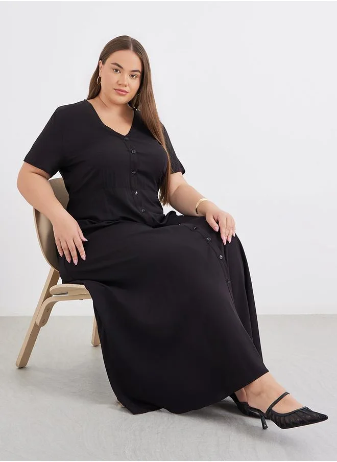 Styli Styli Plus Black Maxi Dress with Button Closure