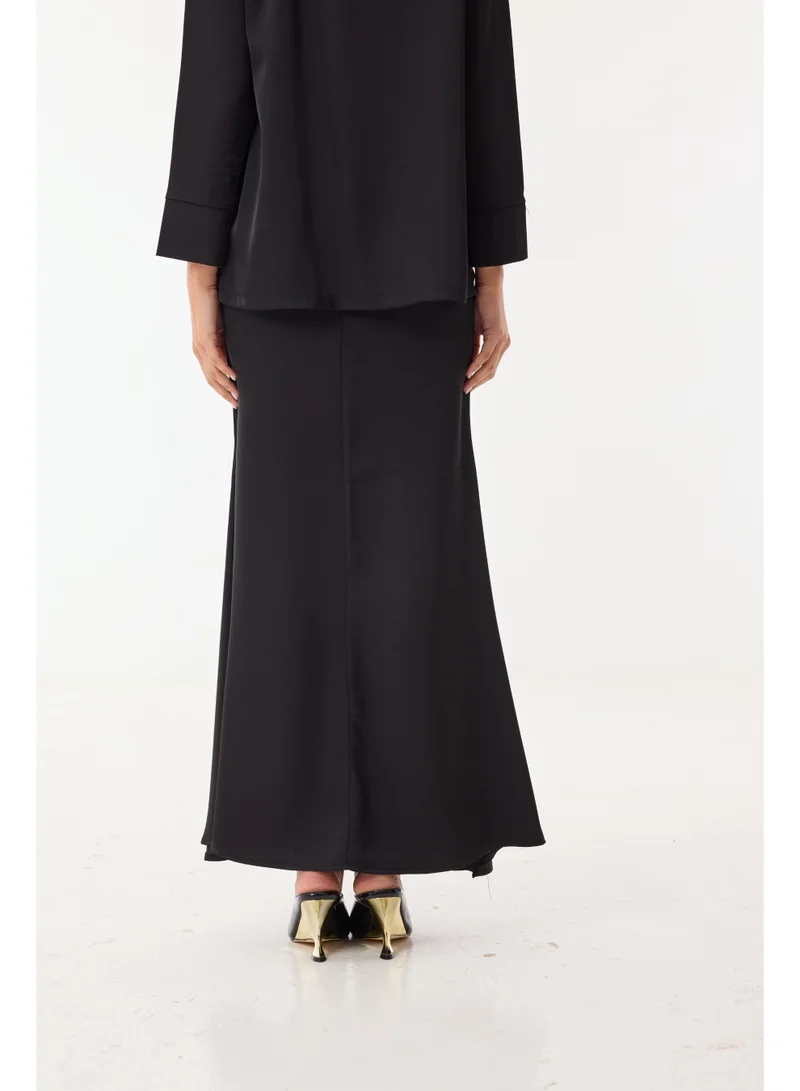 Ashita Fernandes Poly Satin Structured Midi Skirt with Zip Closure – Black