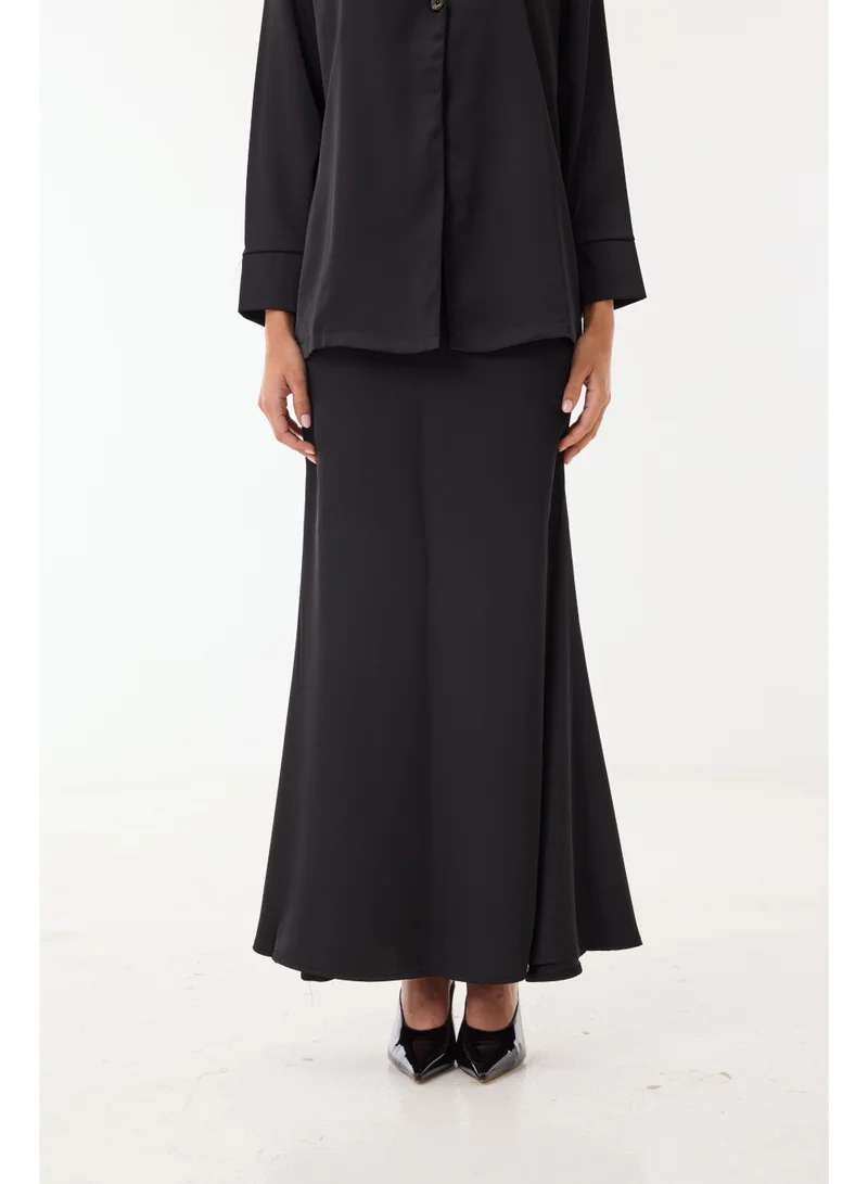 Ashita Fernandes Poly Satin Structured Midi Skirt with Zip Closure – Black