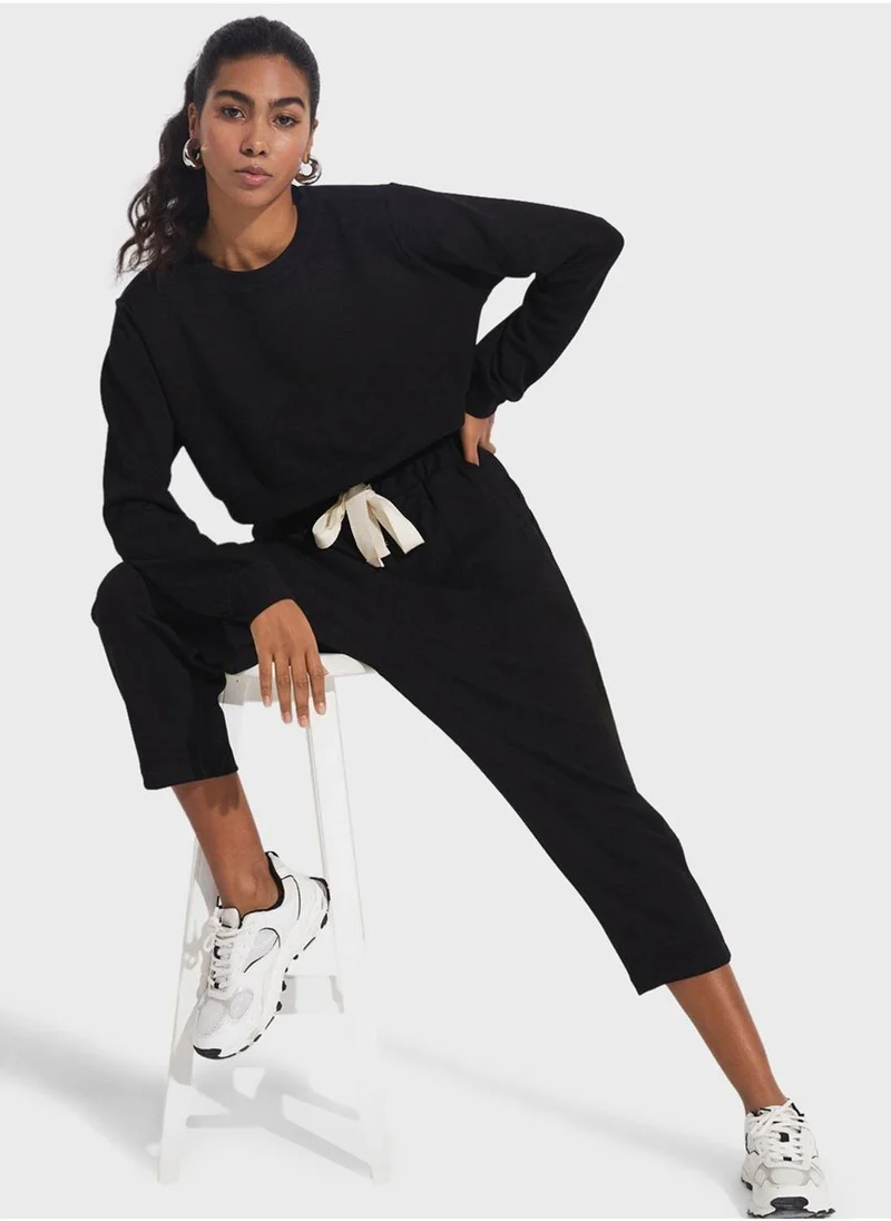 جون Crew Neck Top & Drawstring Pants Set