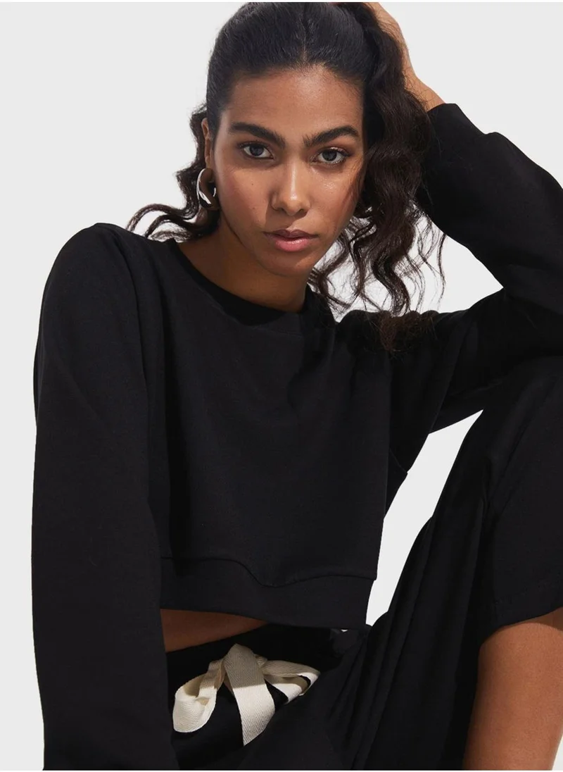 جون Crew Neck Top & Drawstring Pants Set