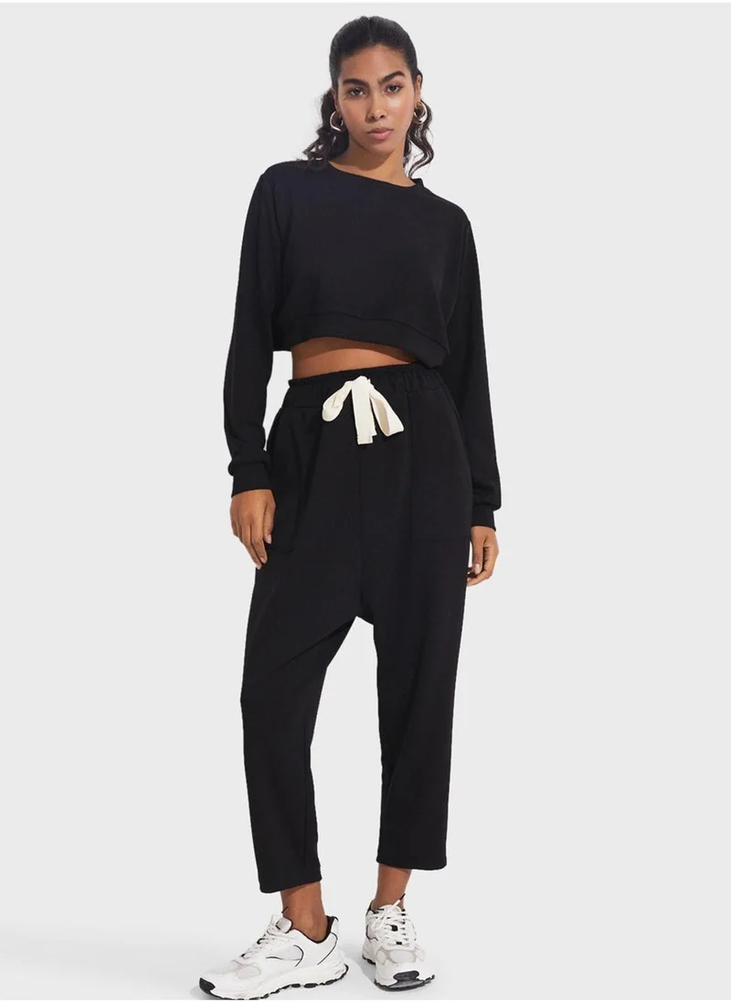 جون Crew Neck Top & Drawstring Pants Set