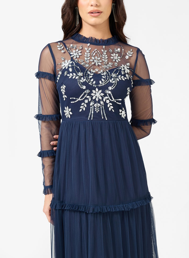 فروك اند فرل فستان ماكسي طويل بأكمام طويلة وشبكة مزينة - Image 3