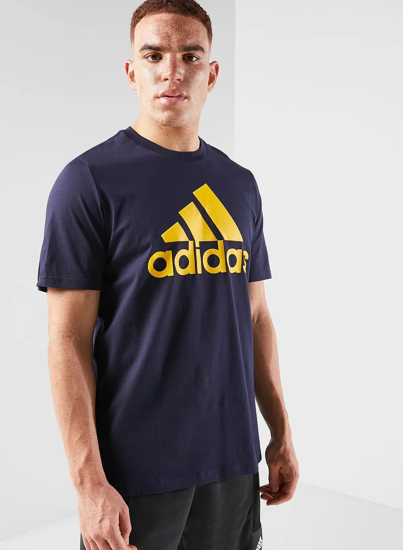 adidas تيشيرت جيرسي بشعار الماركة