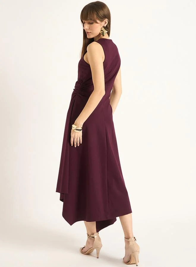 فيميلا فستان طويل بلا أكمام بحافة غير متماثلة