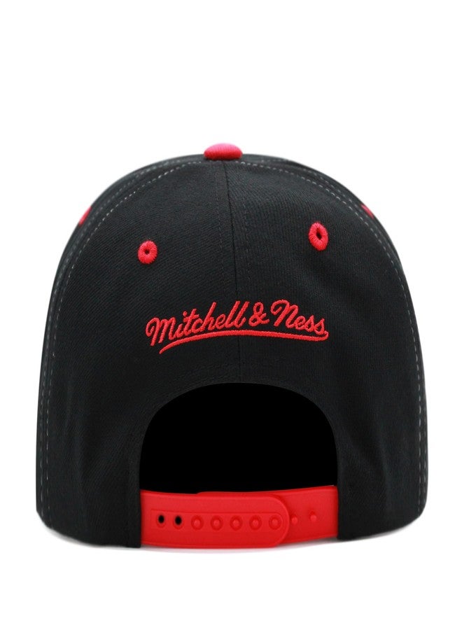 Mitchell & Ness Chicago Bulls NBA Overbite Pro Pre-Curved Snapback Hat Cap - Black - Image 4