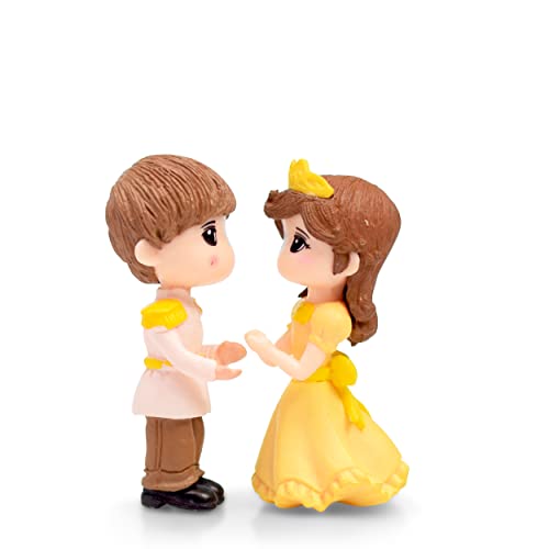 iDream Cute Couple Resin Showpiece Miniature – Romantic Love Figurine for Home Décor, Gift for Valentine, Anniversary, Birthday, Desk & Table Decoration (Yellow) - Image 1