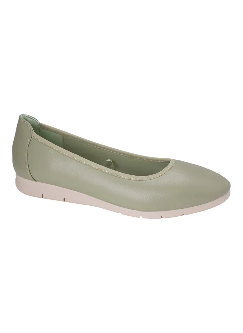 Bata Comfit Round Toe Ballerinas