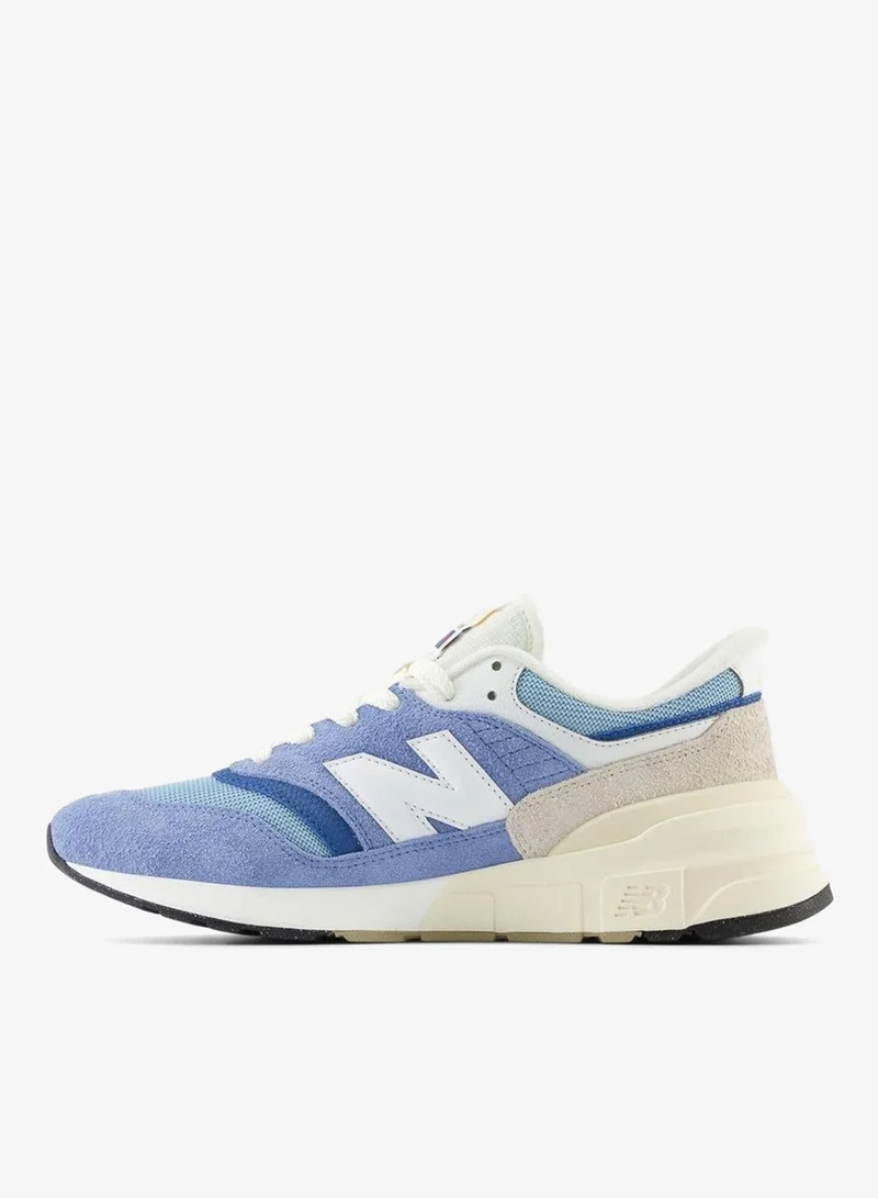 نيو بالانس سنيكرز