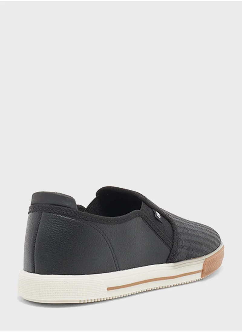 MOLEKINHO Kids Chau Slip On Sneakers